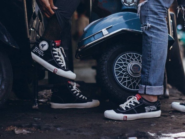 5 Sepatu Kanvas Brand Lokal yang Mendunia: Mana yang Lo Punya?